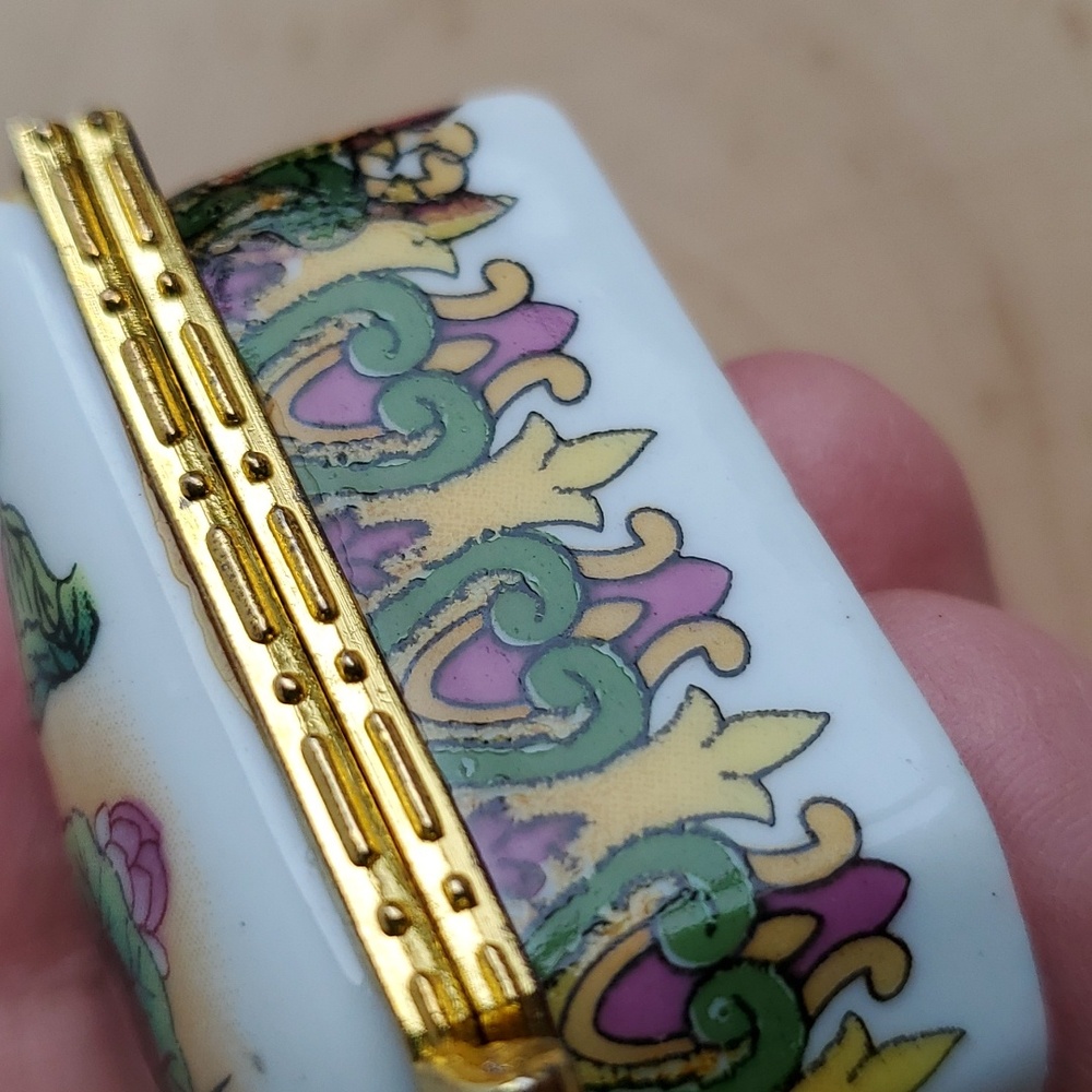Vintage Asian Design Porcelain Petite Hinged Box Trinket/Pill - Picture 11 of 11